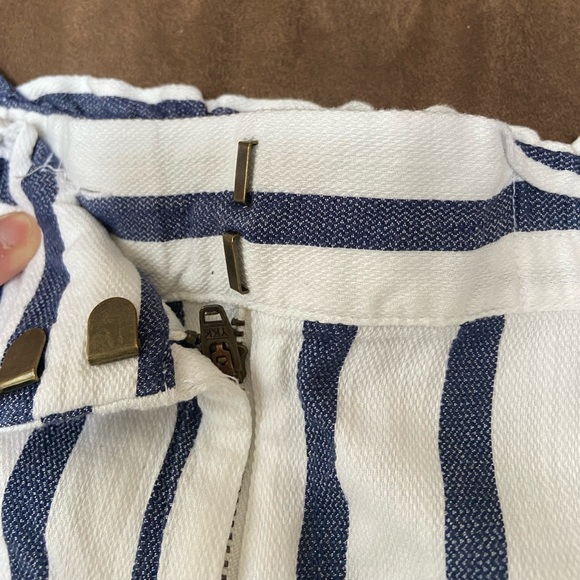Ann Taylor LOFT cotton shorts blue white stripe 8 - Picture 3 of 5